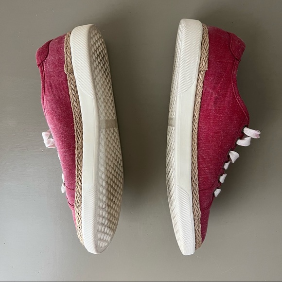 Vionic Hattie Red Sneakers size 7 - Picture 3 of 8